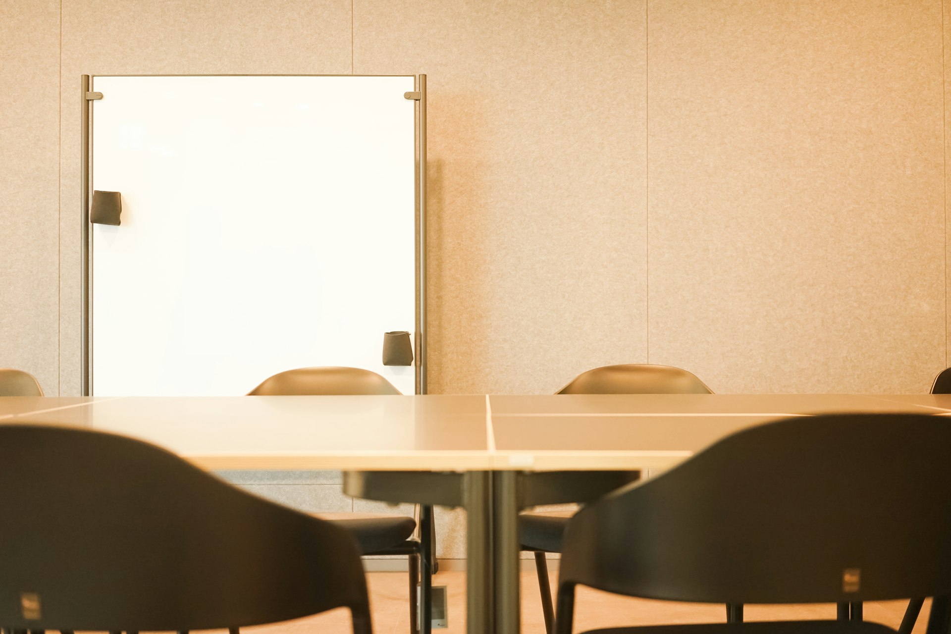 How to Successfully Transition into a Remote Teaching Career: Step-by-Step Guidance and Opportunities